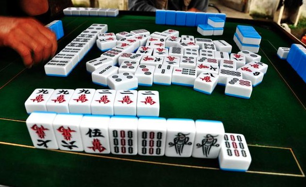 海底亂翻、胡牌亂喊的荒謬行徑